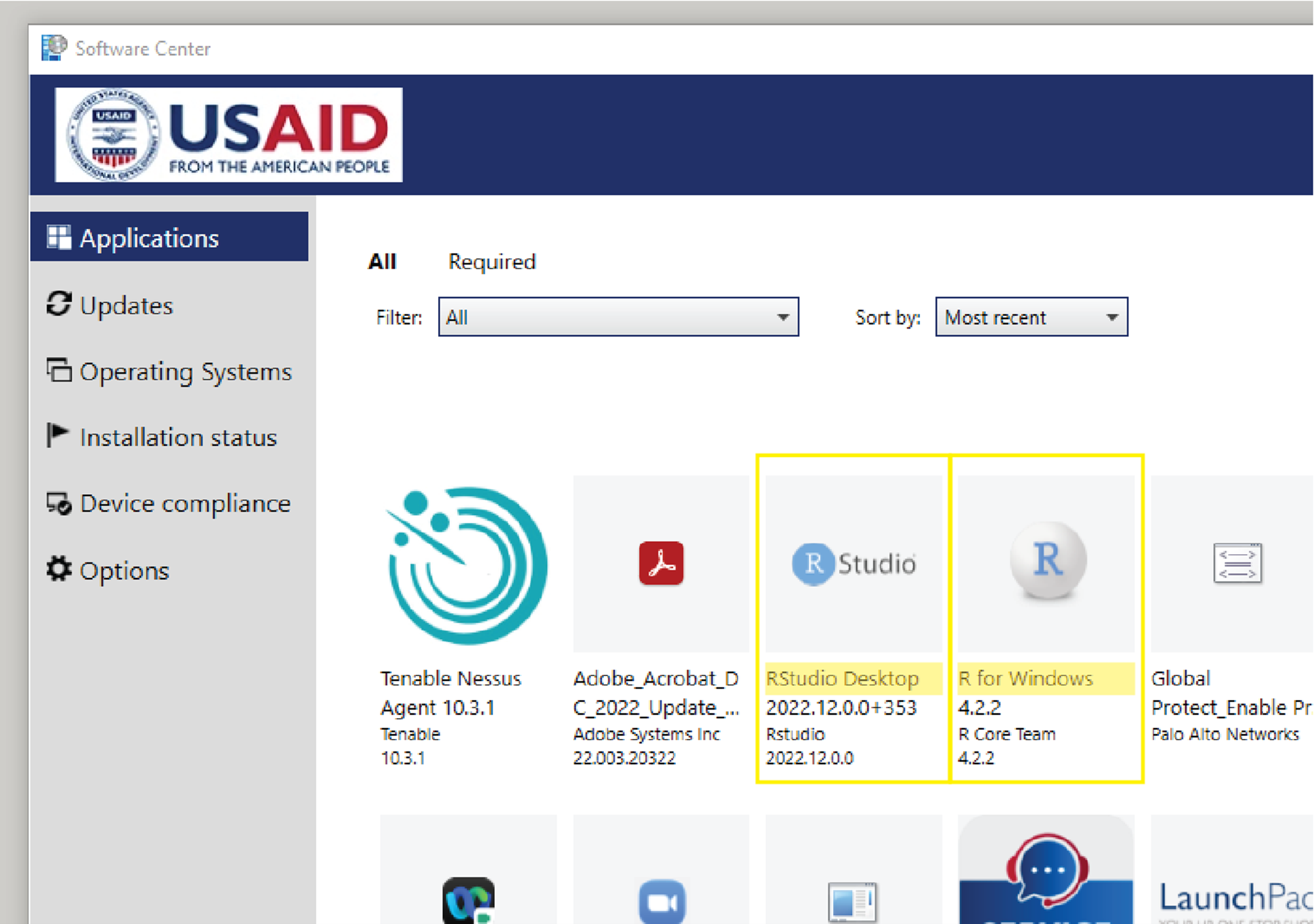 Software Center window with R and RStudio highlighted